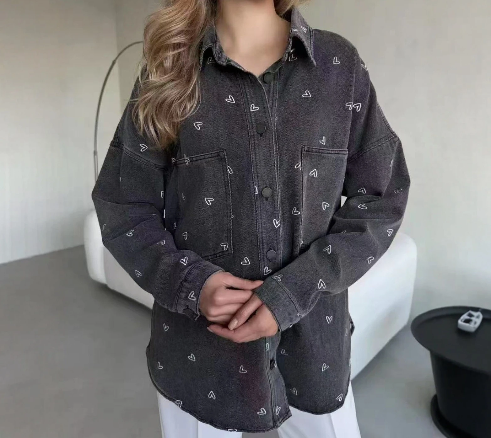 

2025 New Denim Shirt Women's Loose Artistic Retro Love Printed Long Sleeved Shirt Coat