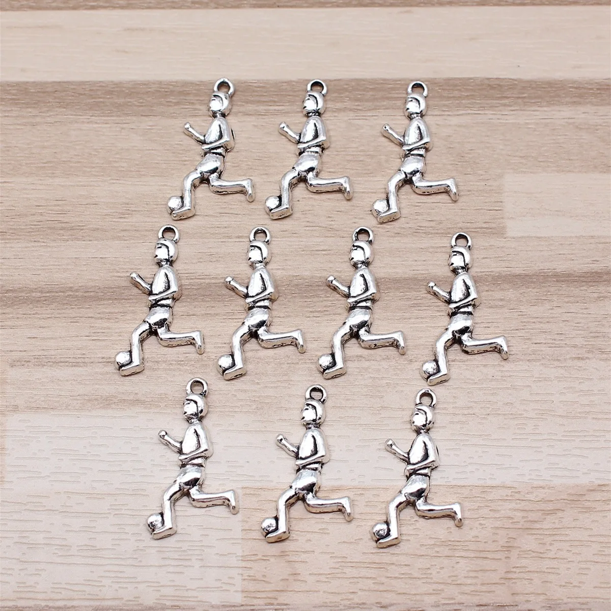 IFOCUS 10 шт./лот подвески для футболиста для самостоятельного изготовления ювелирных изделий из цинкового сплава 21x13 мм/0,83x0,51 дюйма IFOCUS 10 шт./лот подвески для футболиста для самостоятельного изготовления ювелирных изделий из цинкового сплава 21x13 мм/0,83x0,51 дюйма