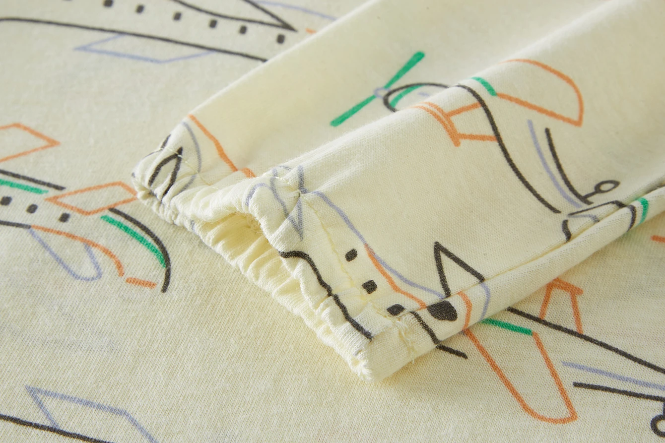 Kinder-Schlafanzug-Set aus 100% Baumwolle mit Vollflächigem Cartoon-Flugzeug-Druck, Langarm-Pyjama für Kinder von 1-8 Jahren, 2-teilig – Detail 9