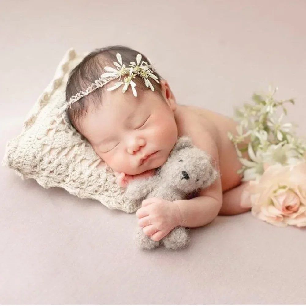 New children's photography props, newborn baby handmade hollowed out lace circular cushion and pillow set ニューボーンフォト