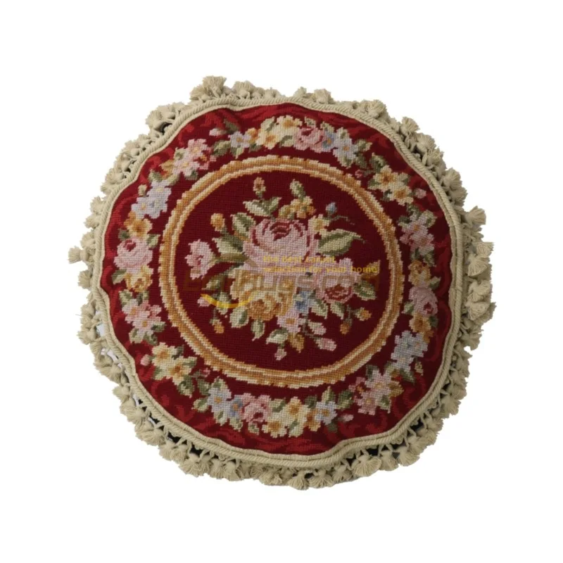 

Handmade customization: Traditional Needlepoint Cushions for Classic Homes