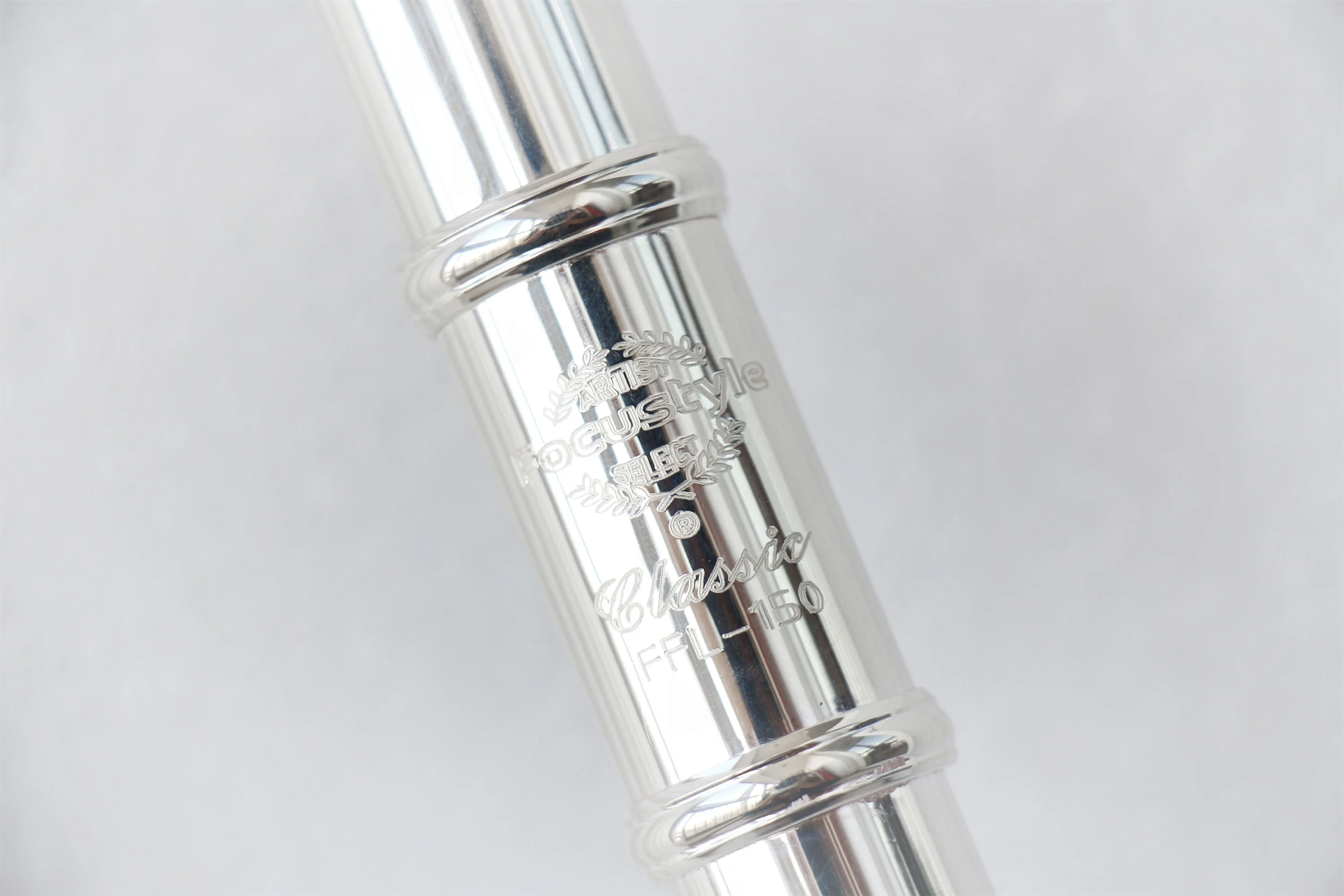 

Hooqu High End Student Level 16 Holes Closed Hole Design Flute Transverse Silver Plated C Tone Metal Flute