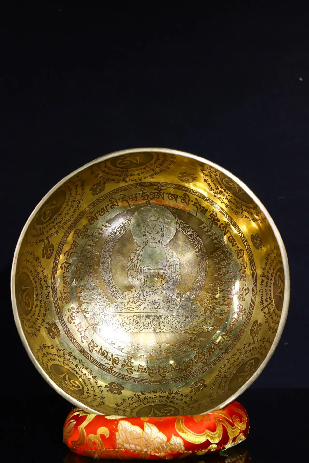 

9"Tibetan Temple Collection Old Bronze Gilt Shakyamuni Six Character Proverbs Buddha sound bowl prayer bowl Buddhist utensils