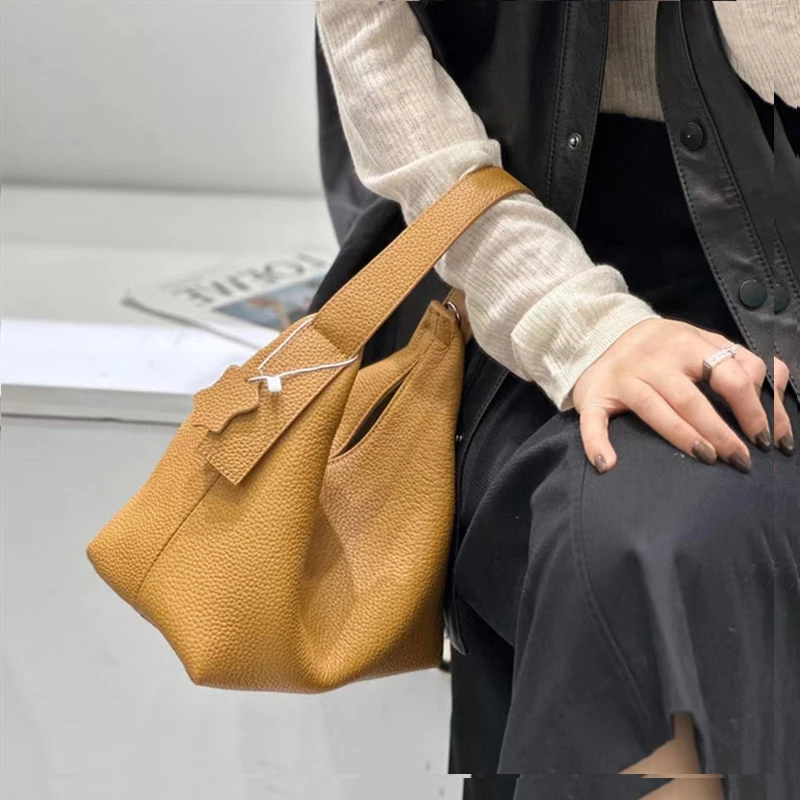 Toptrends skóra bydlęca prawdziwej skóry małe torby na ramię Crossbody dla kobiet 2024 Trend projektant torebki z grubej bawełny torebki damskie Hobo