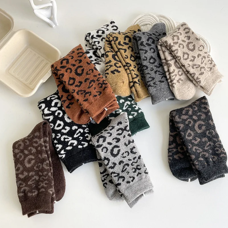 Chaussettes épaisses en laine d'hiver pour femmes, mode vintage japonaise, imprimé léopard, chaussettes thermiques, haute qualité, cadeau de Noël