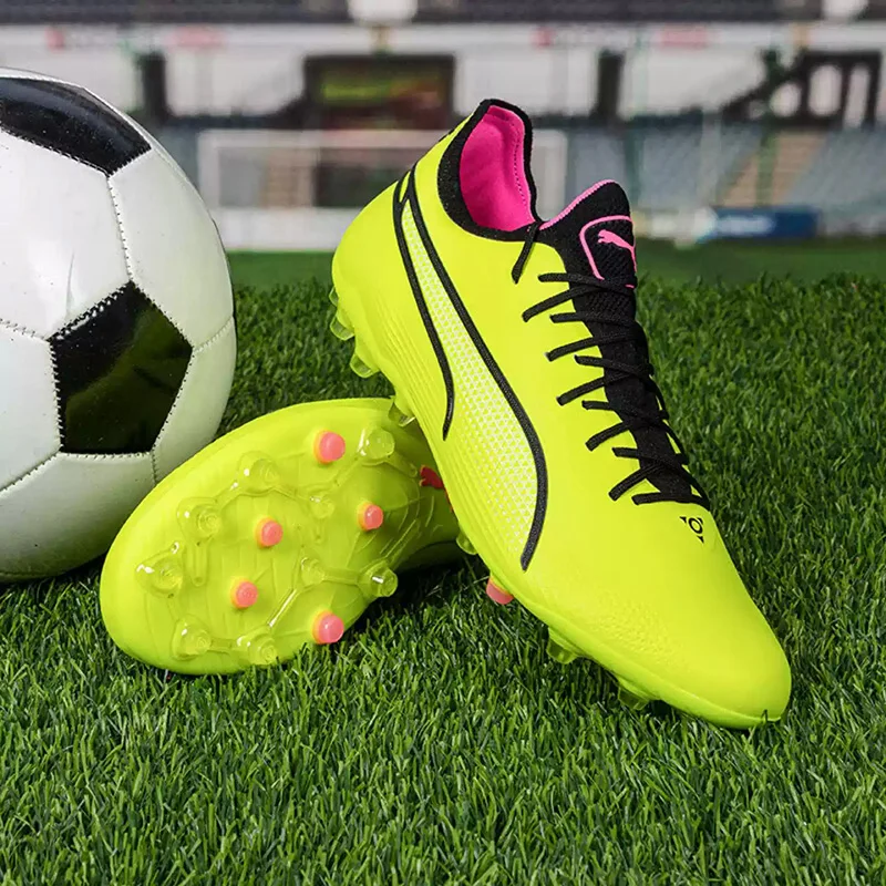 PUMA KING MG Zapatillas de fútbol profesionales para entrenamiento en césped artificial, transpirables, antideslizantes, color amarillo fluorescente, 107252-03