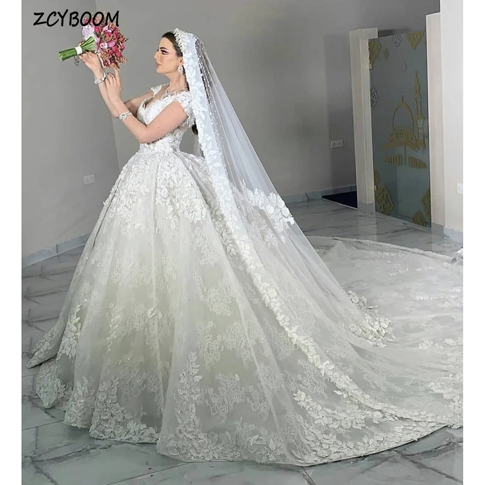 Luxury Sweetheart Lace Appliques Off The Shoulder abito da sposa 2023 Ball Gown lunghezza del pavimento Sweep Train Lace Up abito da sposa