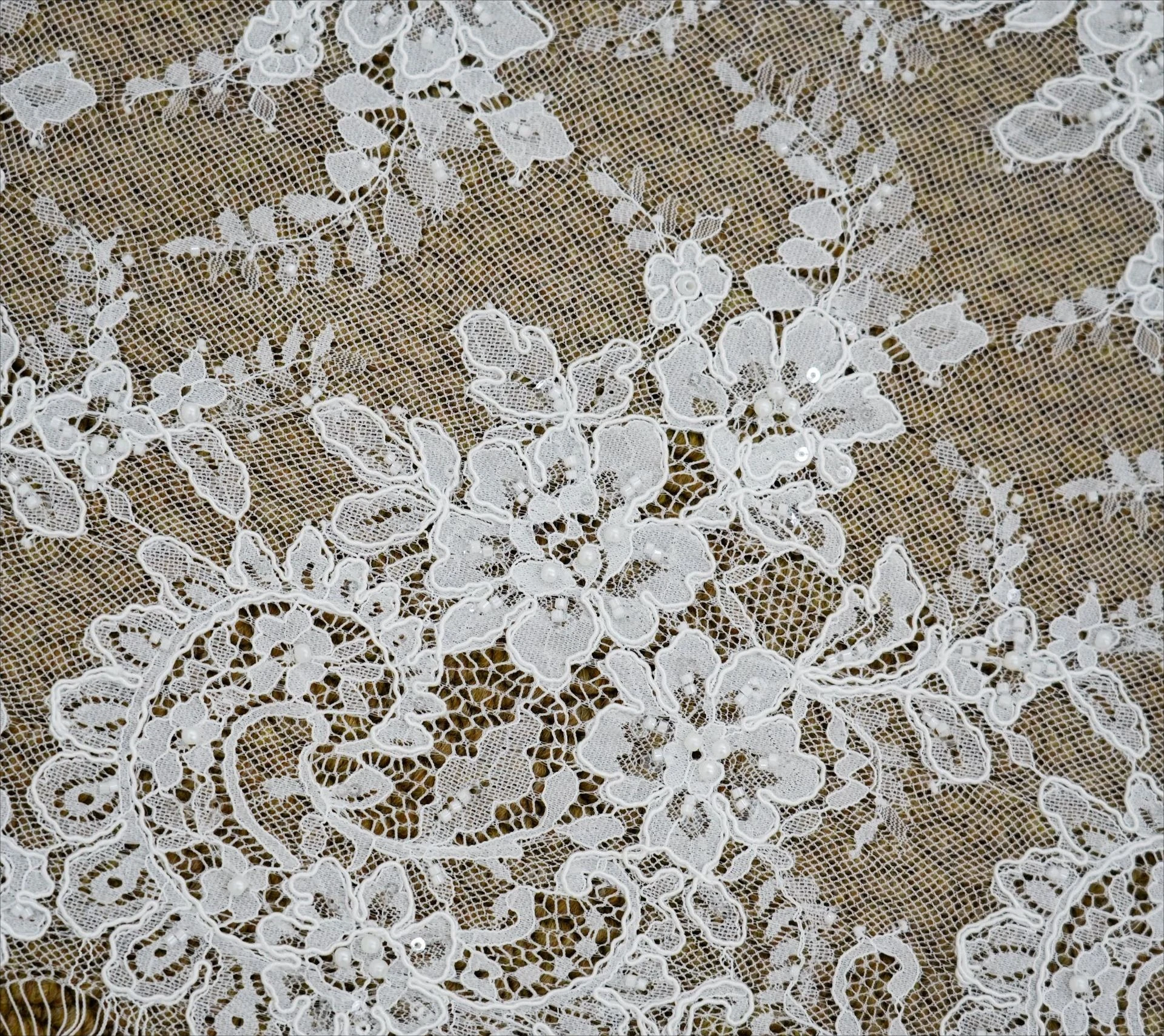 ベストセラー クラシック スパンコール刺繍 デカール ソフトレース生地 手作り ファッション ウェディングドレス 背景装飾 アクセサリー