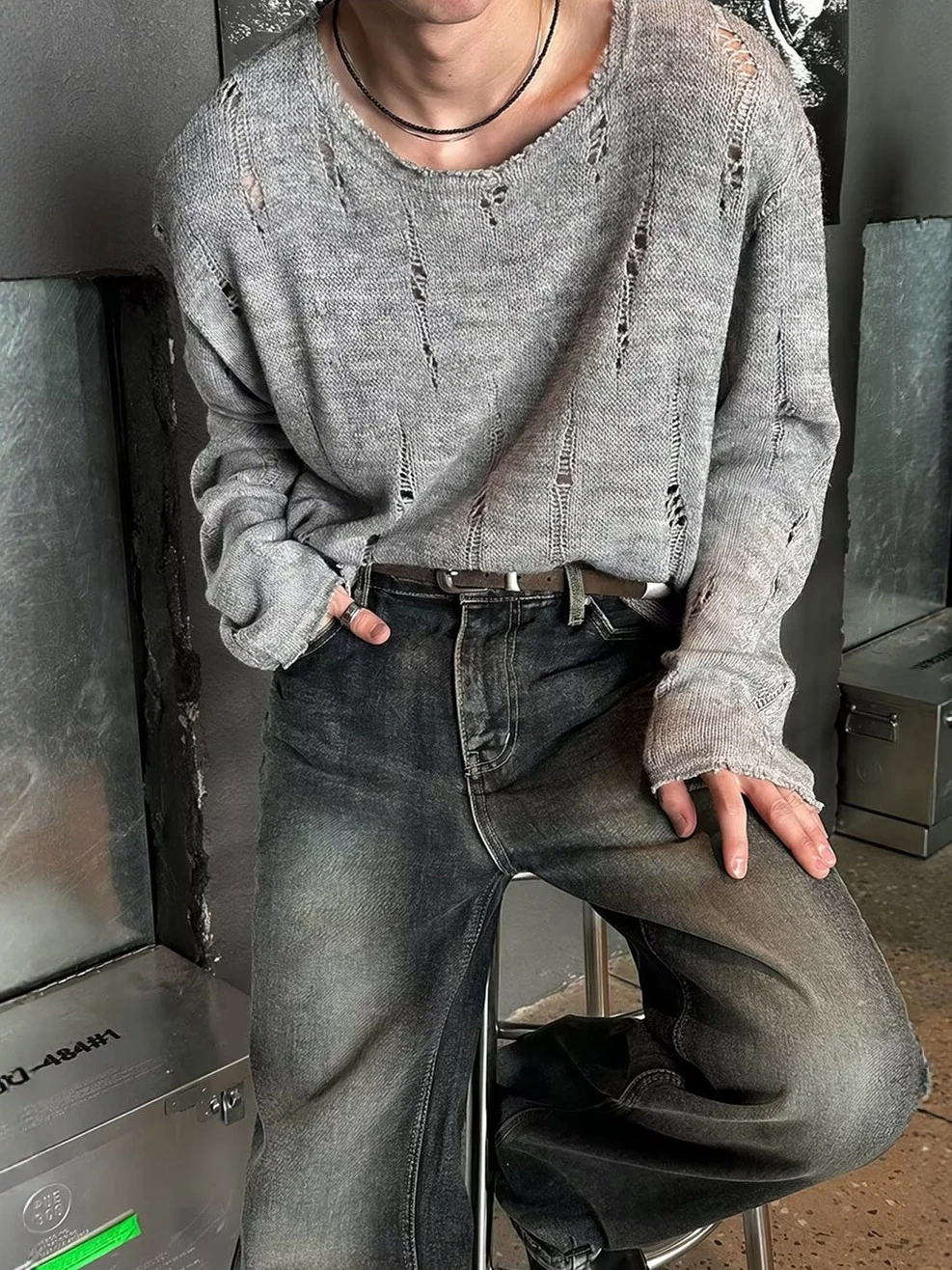 

Lightweight Men's Knitted Long Sve T-irt with Ripped Design Breathable And UV Protection Loose Fit Sle for Daily Wear