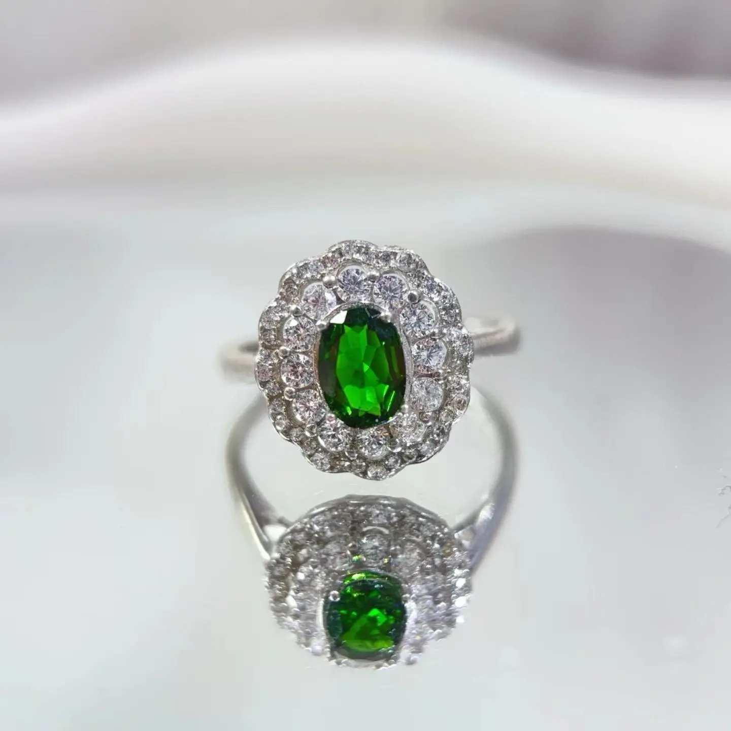 

Genuine Russian Chrome Diopside Ring 925 Silver Gemstone Jewelry 5mm*7mm 0.7ct Natural Diopside Silver Ring with Certificate