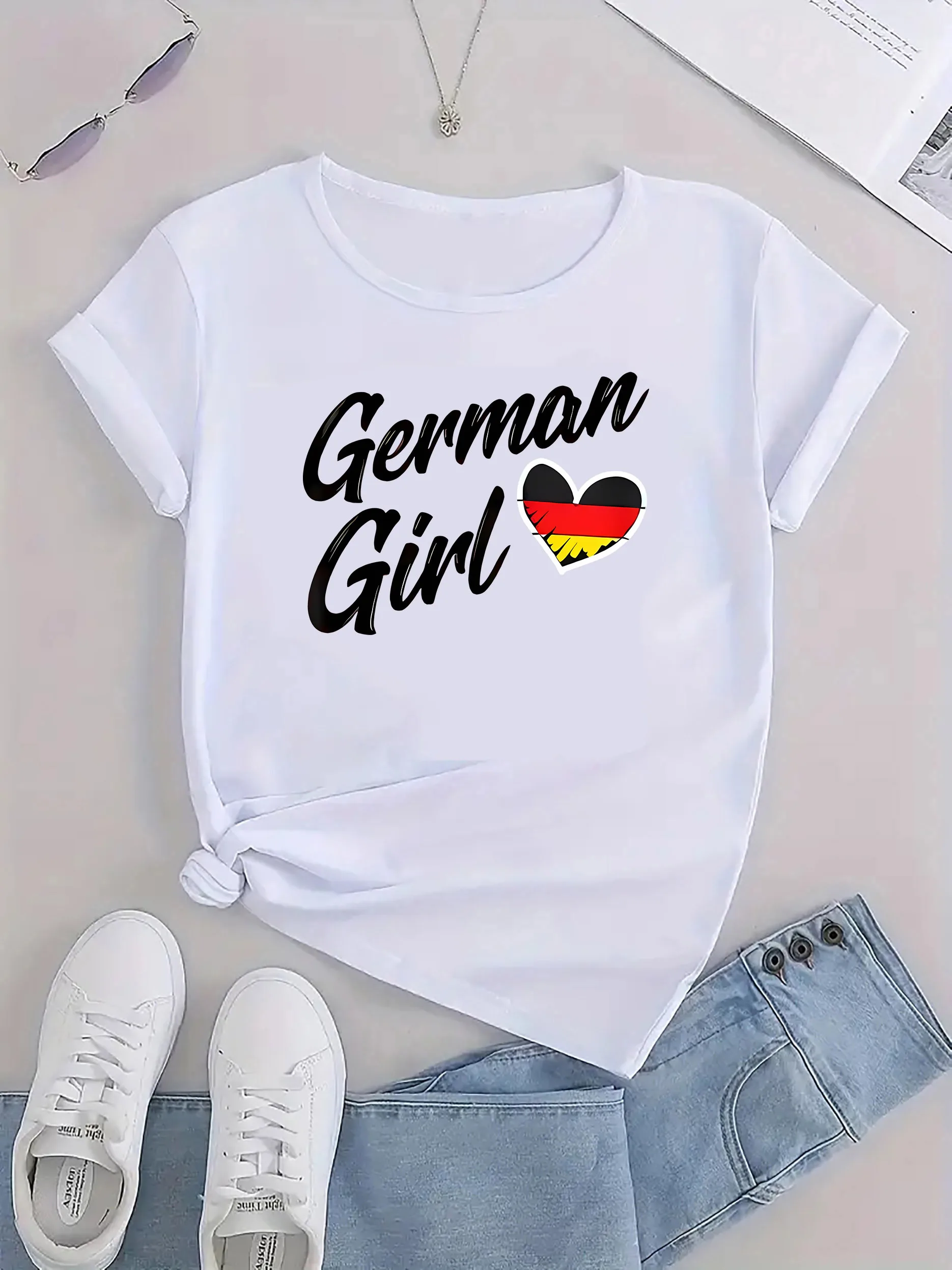ملابس نسائية كاجوال بأكمام قصيرة مطبوعة بأحرف ألمانية مع تصميم قلب العلم Harajuku بأكمام قصيرة ملابس جمالية غير رسمية