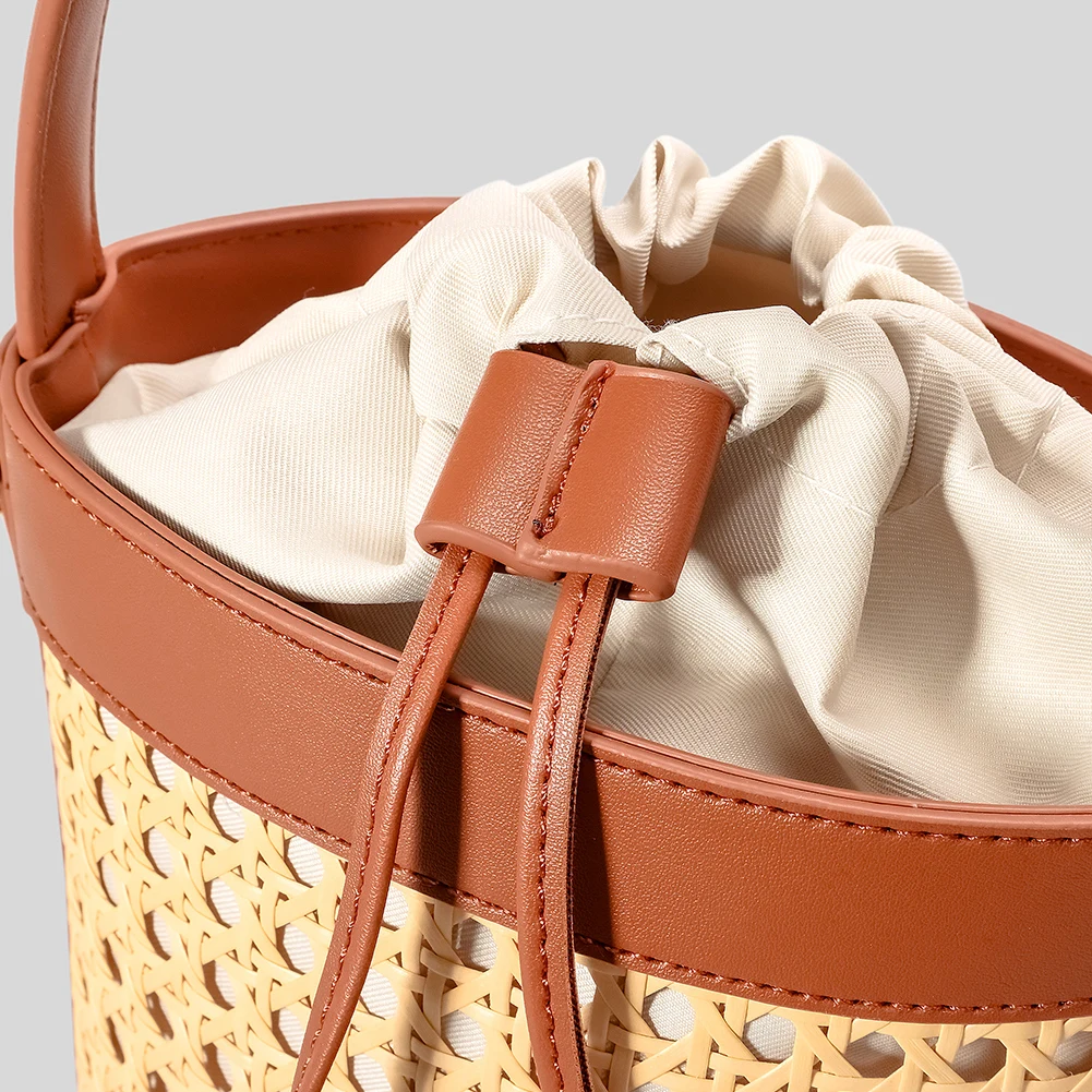 

Straw Beach Bag PU Leather Vacation Bag Trendy Crossbody Bag Holiday Travel Handbag for Women