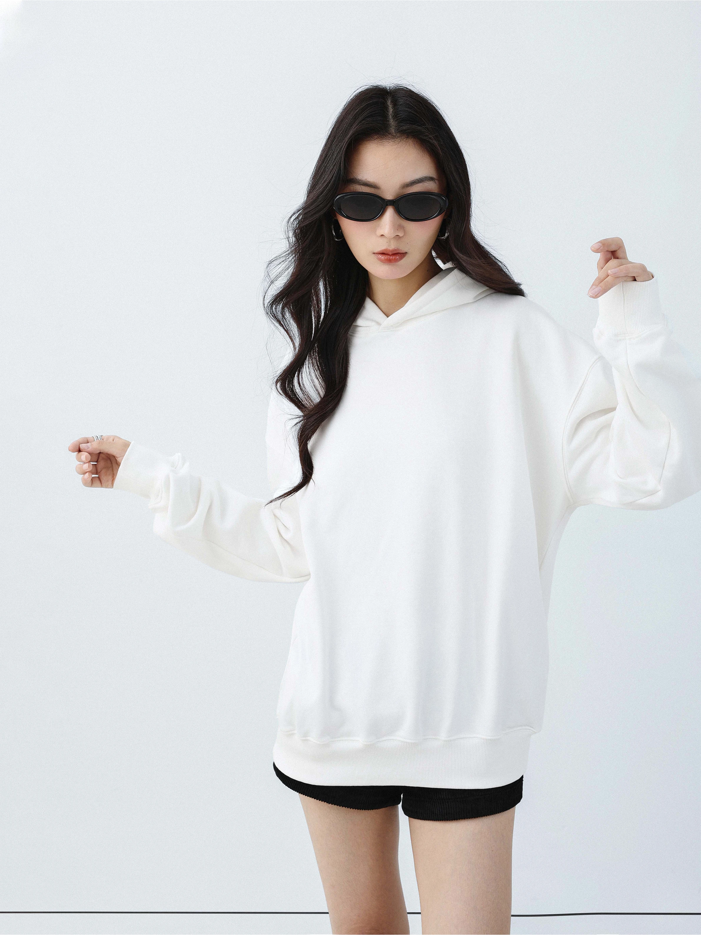 O moletom com capuz vazado da American Hot Girl para o outono é moderno, individualista e versátil para a rua