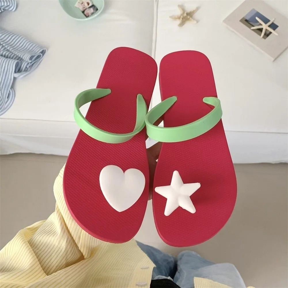 

Милые праздничные шлепанцы со звездами и сердечками, водонепроницаемые приморские сандалии на плоской подошве, нескользящая обувь, пляжные тапочки для отдыха на открытом воздухе