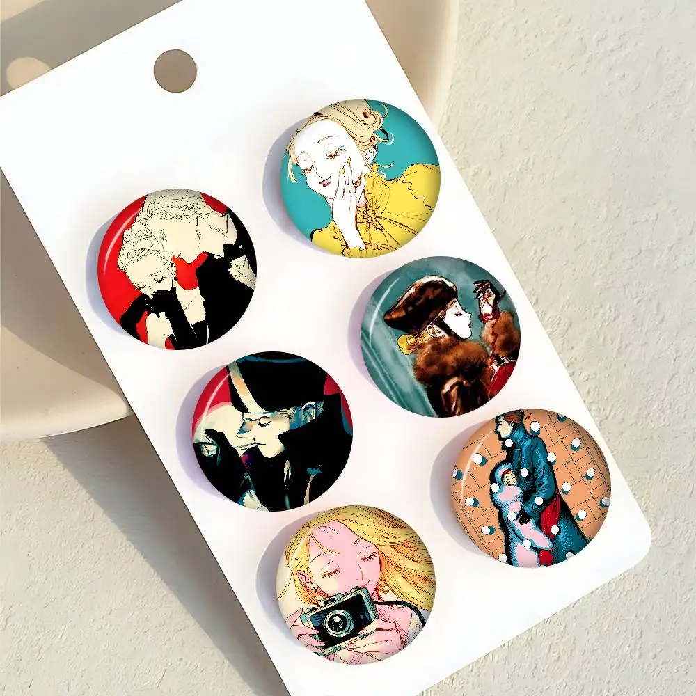 Emma x Aleksander Veil Manga Kreative Anstecknadeln, lustige runde Snap-in-Broschen, Abzeichen, Rucksack- und Hut-Accessoires, Schmuck, Geschenke für Freunde