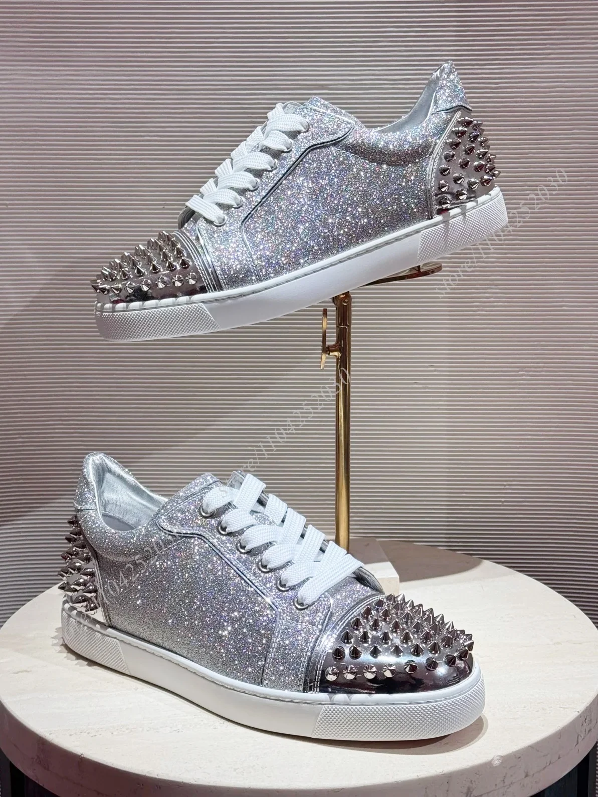 2025 Lace-Up Sports Silver Crystal Rivet Shiny Sneakers Couple Round Toe Flat Shoes Women Casual Spring Men White Leather Shoes