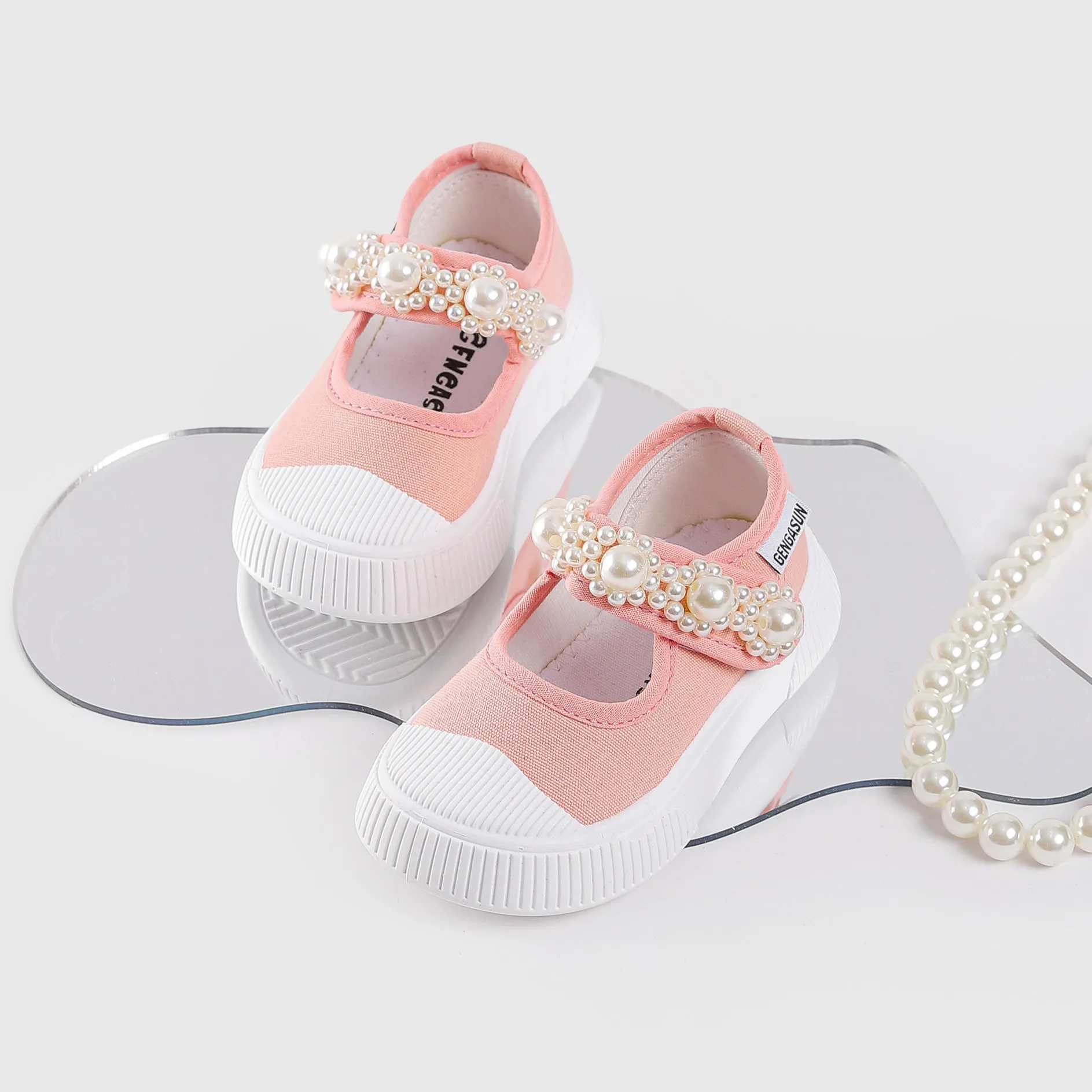 

Кроссовки, кроссовки для девочек, осень 2023, новая обувь принцессы с жемчугом, модная повседневная обувь для девочек на платформе, универсальная детская парусиновая обувь Мэри Джейн