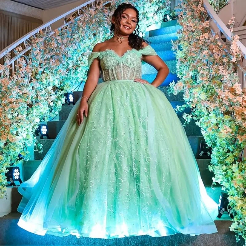 

Индивидуальные мятно-зеленые платья Quinceanera с открытыми плечами и блестками, наклейка с кристаллами, тюлевой цветок, длинный хвост, Vestido De 15, Quinceanera