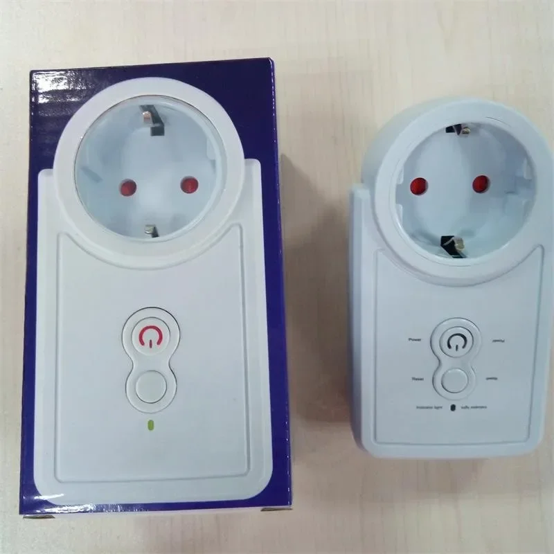 GSM Power Plug Socket With Temperature Sensor Intelligent Temperature Russian/English SMS Remote Control Smart Switch Outlet