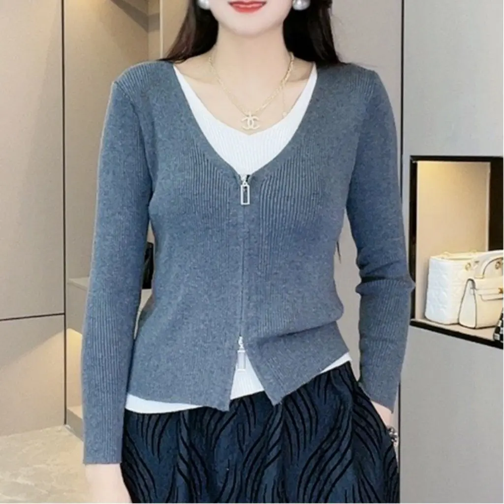 

Women's Fake Two-Piece Knitted Cardigan Early Spring Design Inner Layering Shirt Top for Women New Style