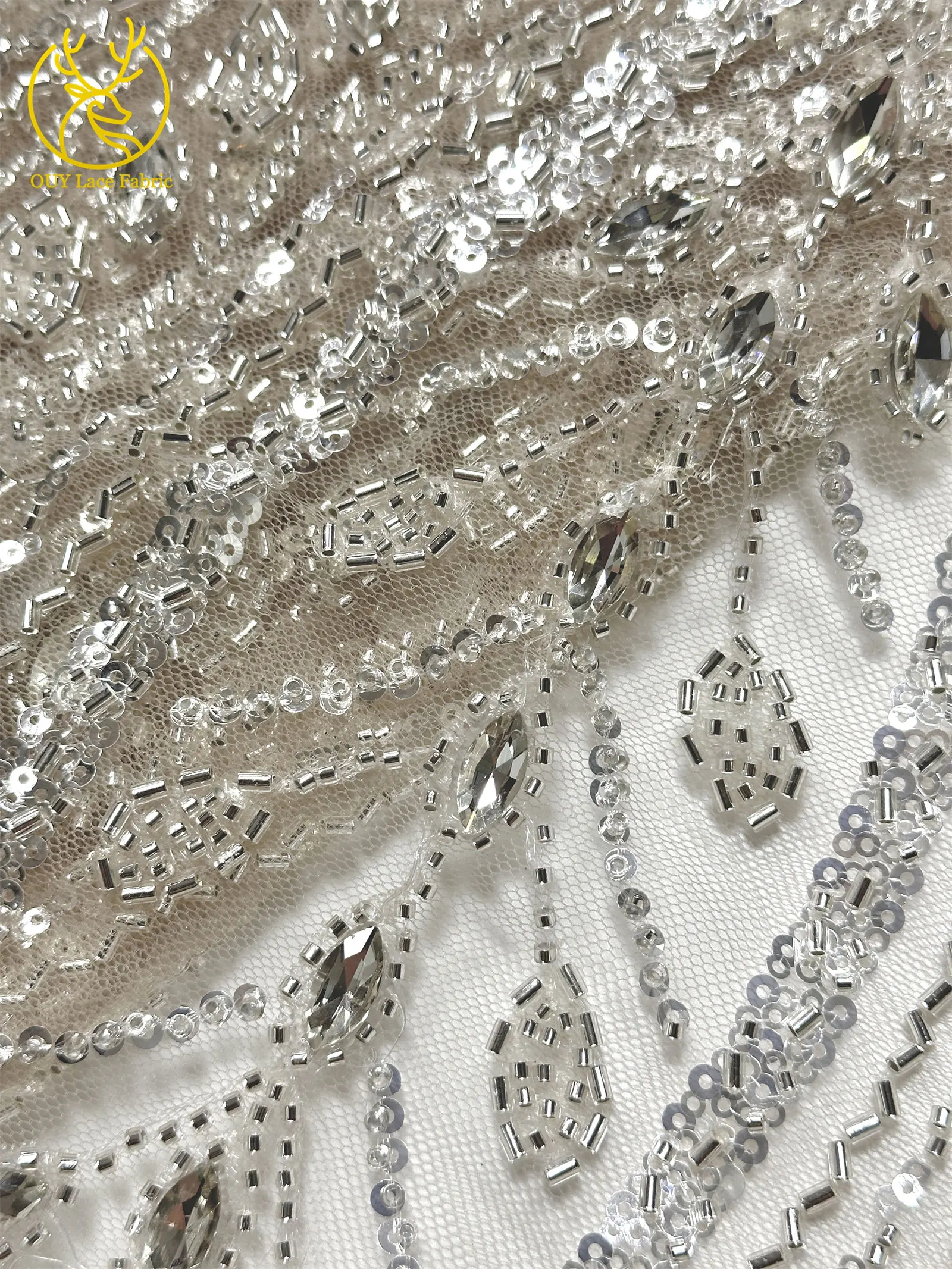 Nigerianischer handgefertigter Perlen-Diamant-Spitzenstoff, neuester 2026 eleganter afrikanischer Pailletten-Tüll-Spitzenstoff für Hochzeitskleider. – Detail 17