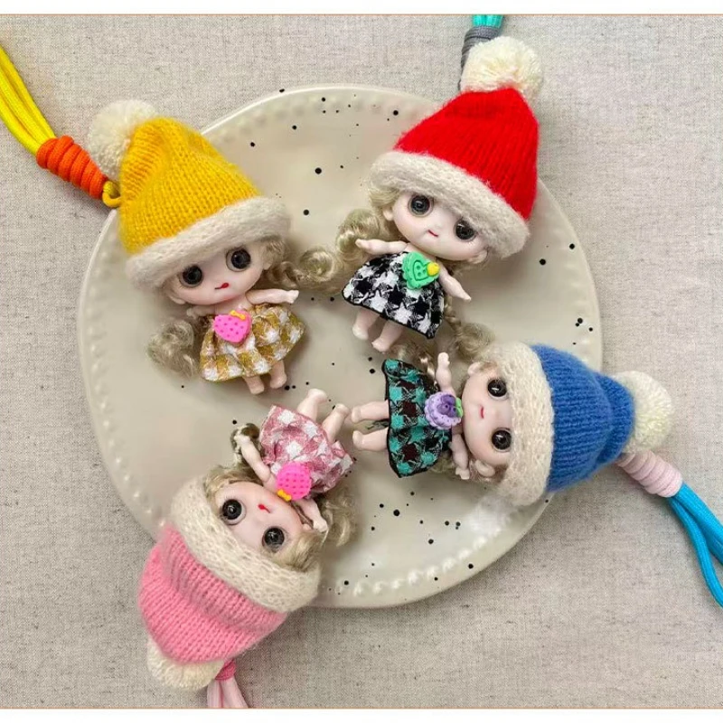 

Милая рождественская шляпа, милая кукла-подвеска, милая мультяшная кукла, брелок для ключей, сумка с изящным маленьким украшением.