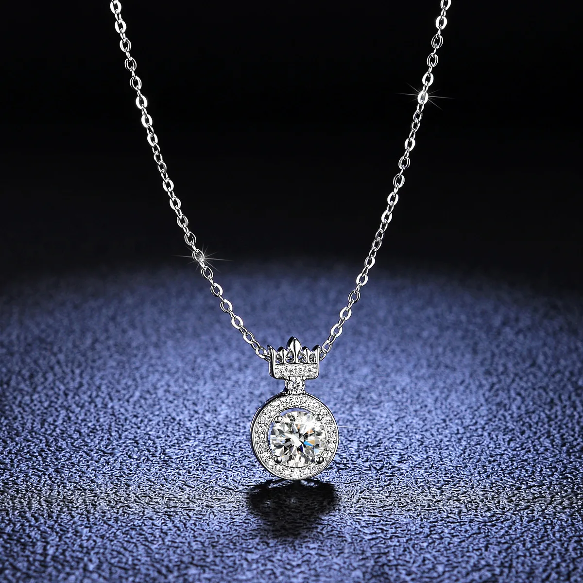 

Luxury Solid Platinum PT950 1 karat moissanite diamond pendant necklace women's crown pendant clavicle chain