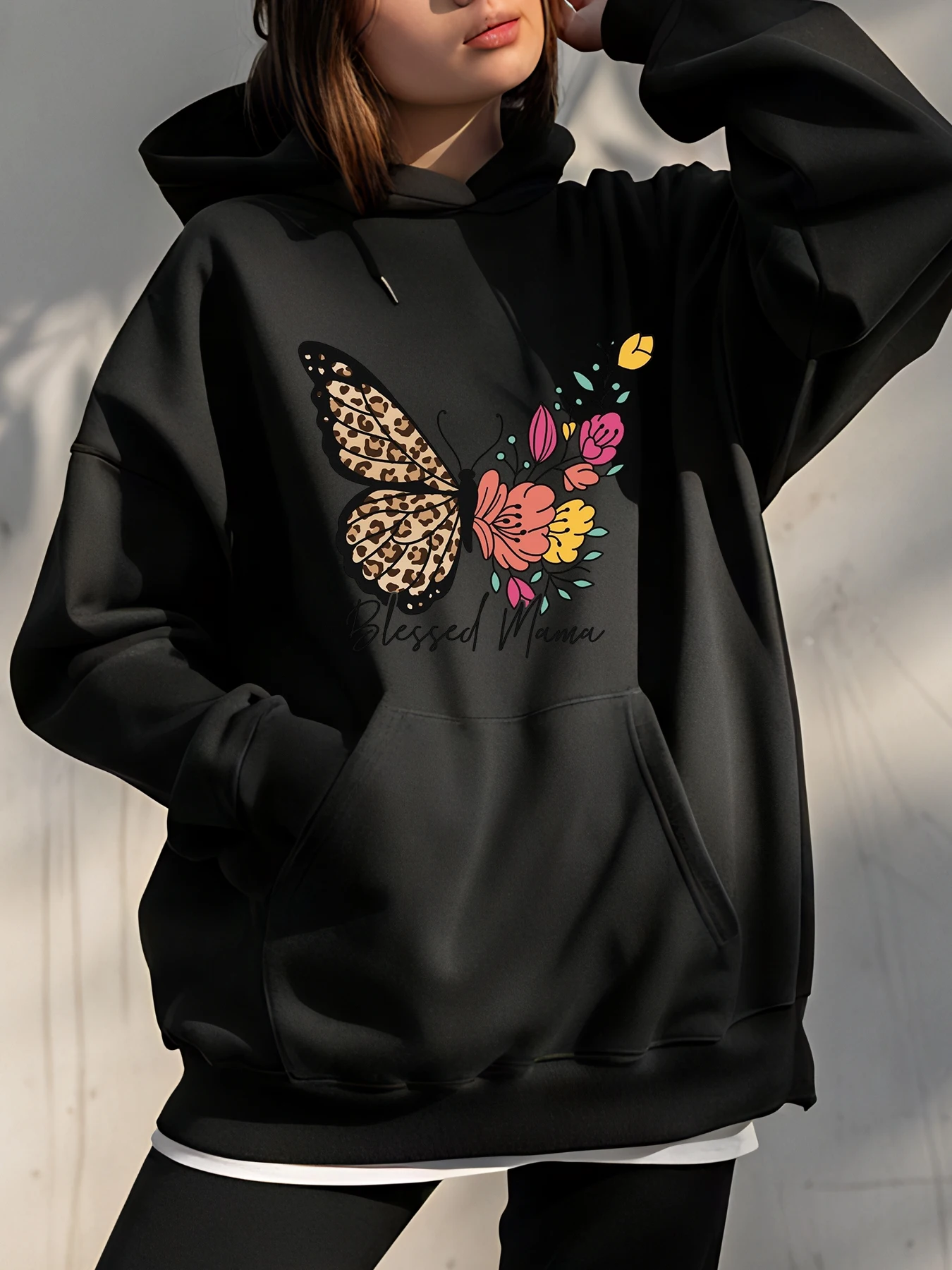 Sweat à capuche à fleurs papillon avec imprimé Blessed Mama pour femmes, tenue Streetwear décontractée, mode printemps automne
