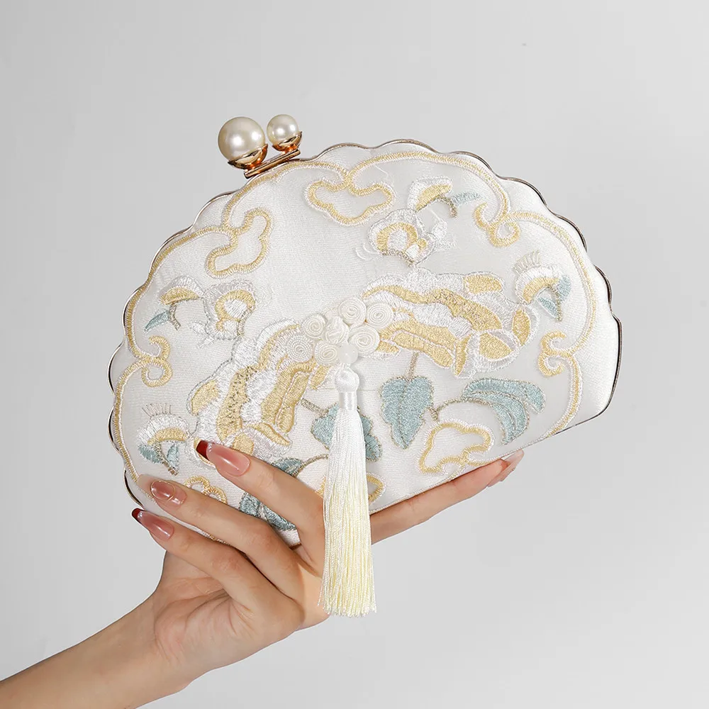 

2025 New Chinese Style Embroidered Knot Handbag Elegant Qipao Evening Clutch Bag Vintage Boho Shoulder Purse for Wedding Banquet
