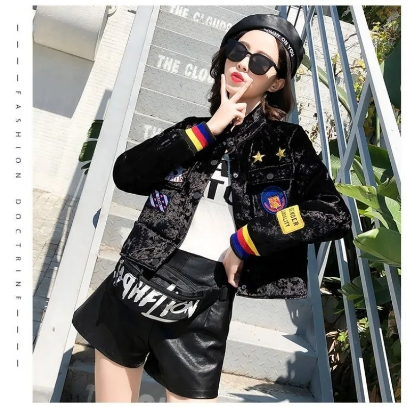 

Весенний золотой бархатный короткий персонализированный топ с вышивкой, европейско-американская мода, бейсбольная форма с воротником-стойкой, облегающая посадка