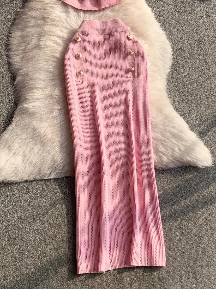 Foamlina Celebrity Chic Schräger Kragen Ärmelloses Strickset Damen Hohloberteil Zweireihiger Schlanker Rock Zweiteiliger Strickanzug