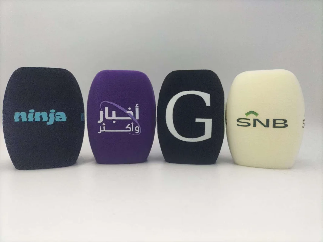 Microfono in schiuma quadrata stampato con logo personalizzato Spugna in schiuma floccata Logo fai-da-te Parabrezza Microfono video Parabrezza Stazioni TV Intervista