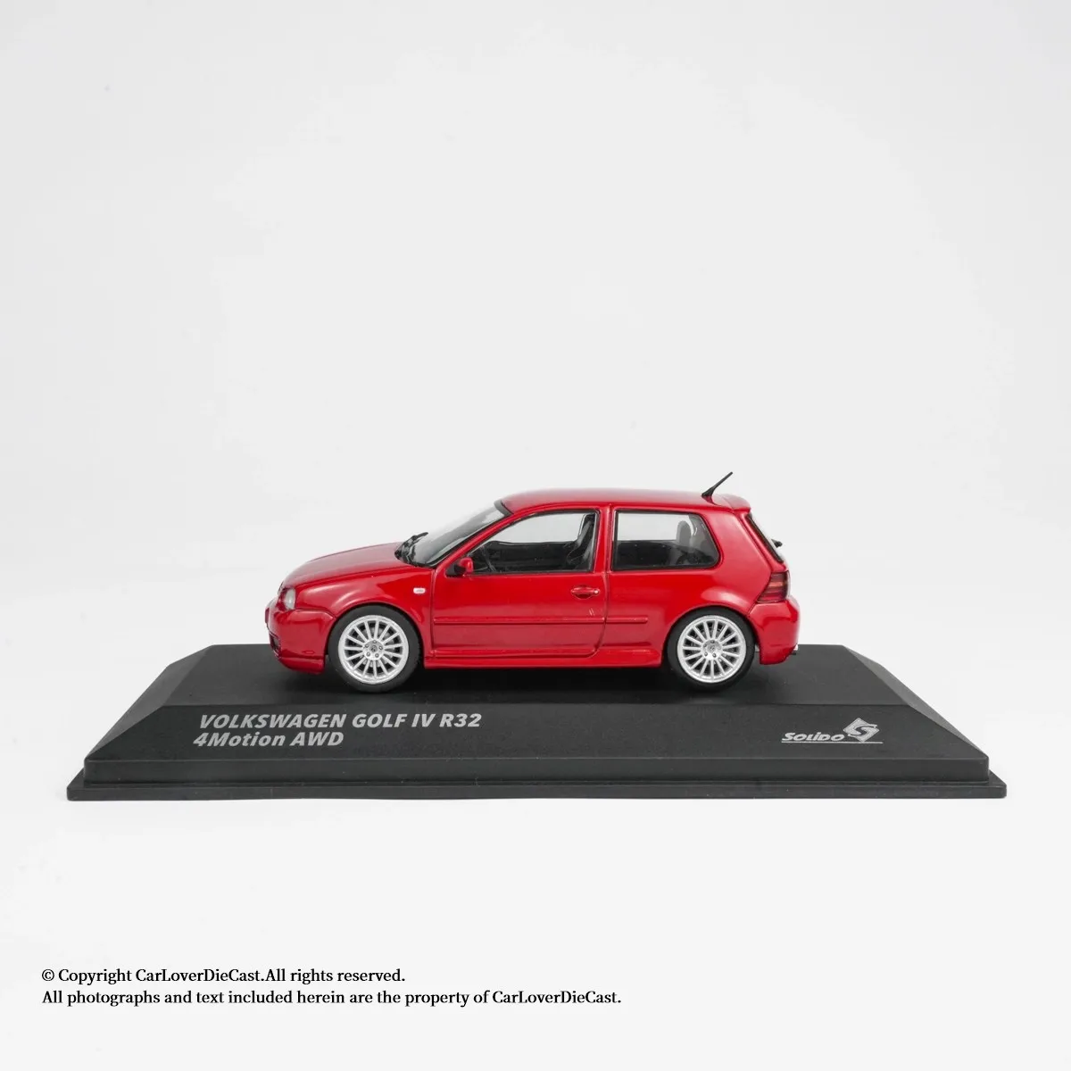سوليدو 1/43 فولكس فاجن جولف IV R32 دييكاست نموذج سيارة محاكاة جمع سبيكة السيارات نموذج غرفة عرض نموذج ألعاب للأولاد هدية