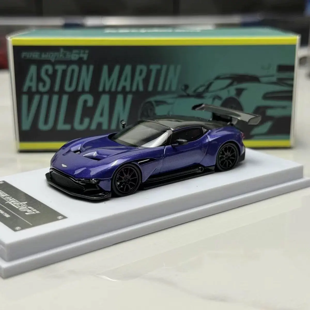 FineWorks 1:64 Martin Vulcan Alloy Boot Cover Car Model