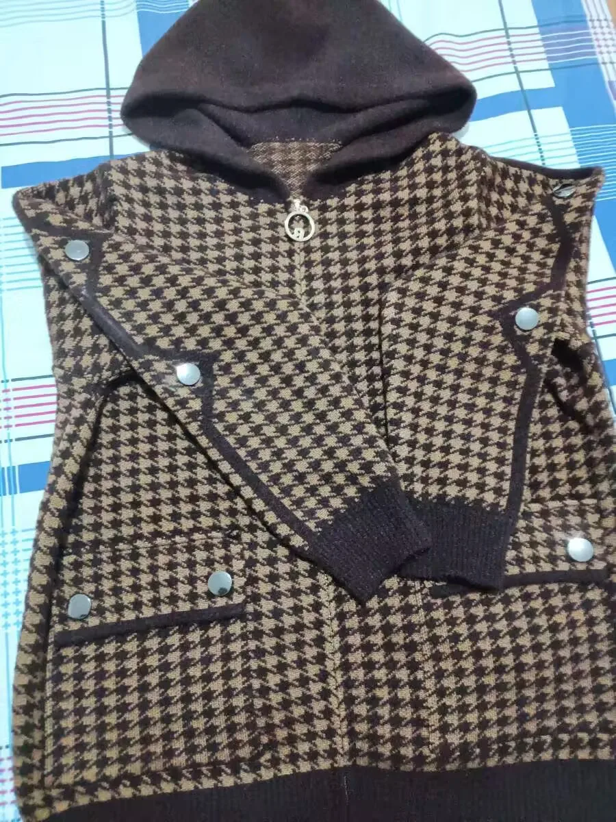 

Mom Spring and Autumn Thick Pocket Cardigan 2025 New Fashion Middle Women's Outerwear Hooded Knitted Woolen Coat Hooded Jackets