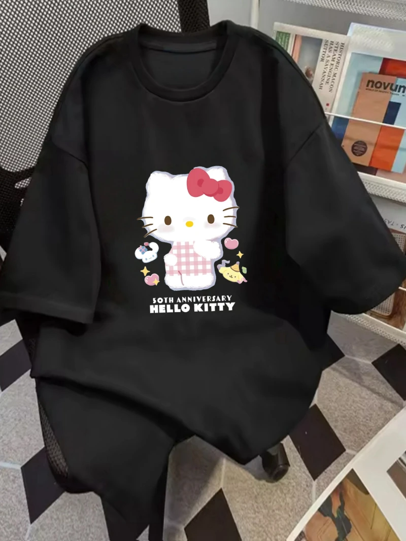 

Женская футболка Sanrio for Hello Kitty — милая розовая футболка с красным бантом, мягкий и удобный повседневный топ из чистого хлопка
