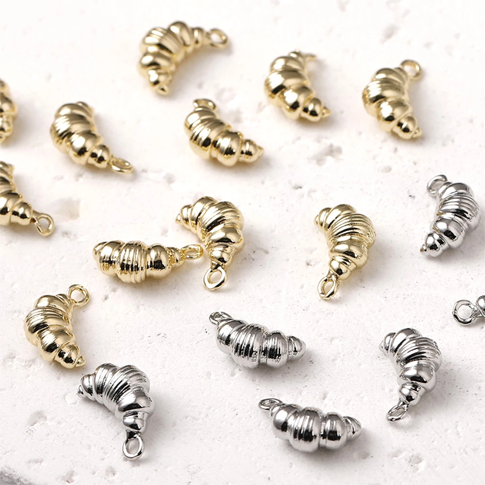 

4 Pieces Copper Plating with 14k Gold Croissant Pendant DIY Makes Fashionable Jewelry Necklace, Bracelet, Clothing Accessory