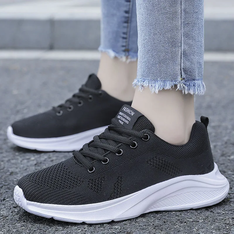 Scarpe Casual da donna Moda Scarpe basse in mesh traspirante da passeggio Sneakers Donna 2025 Scarpe vulcanizzate da palestra Calzature femminili bianche