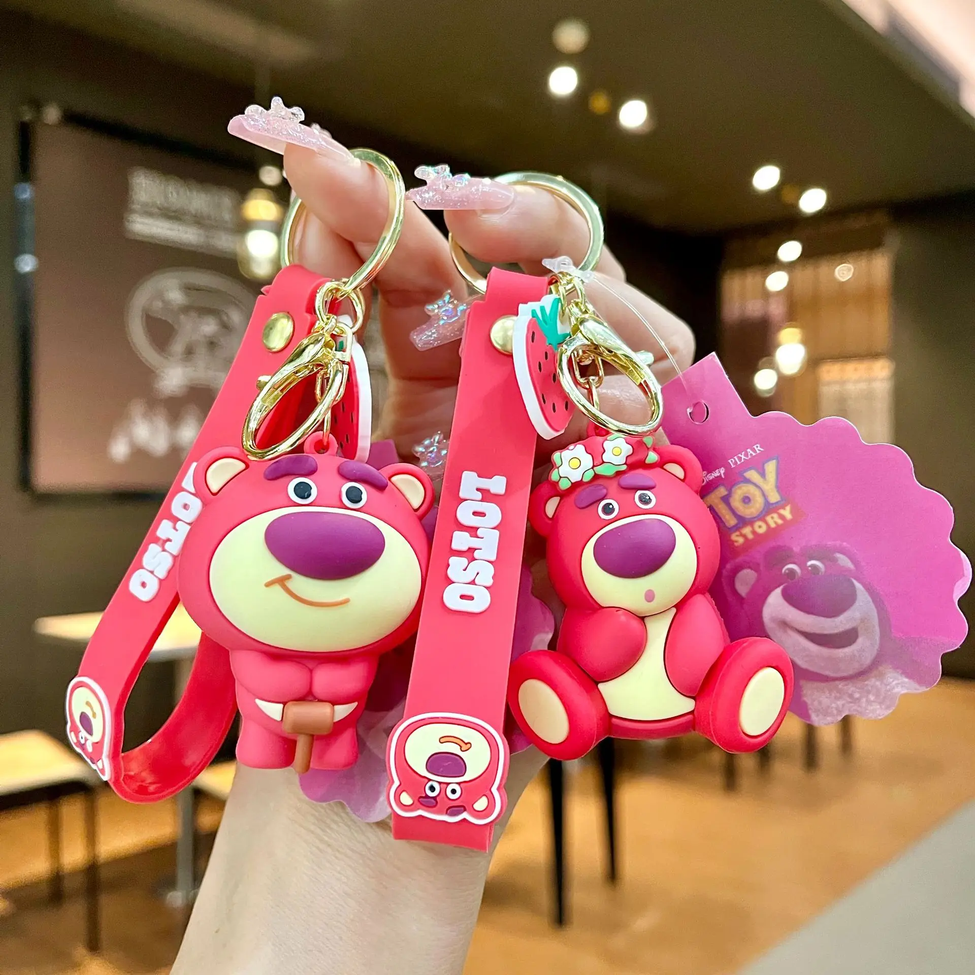 Disney Minnie Lotso truskawkowy miś breloczek wykwintna lalka z kreskówek rysunek śliczne Anime tornister wisiorek dekoracja mały prezent