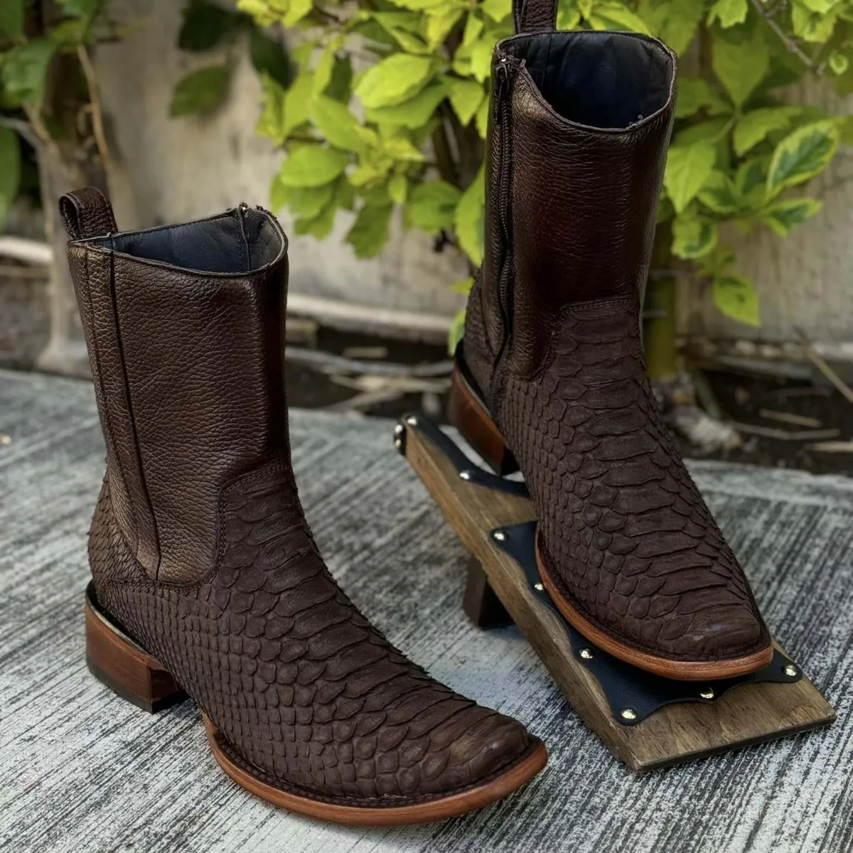 2025 Pointed Toe Boots Fashion Slip-on Men's Shoes Luxury Party Shoes Crocodile Square Toe Snake Pattern Mid-cowboy Western Boot