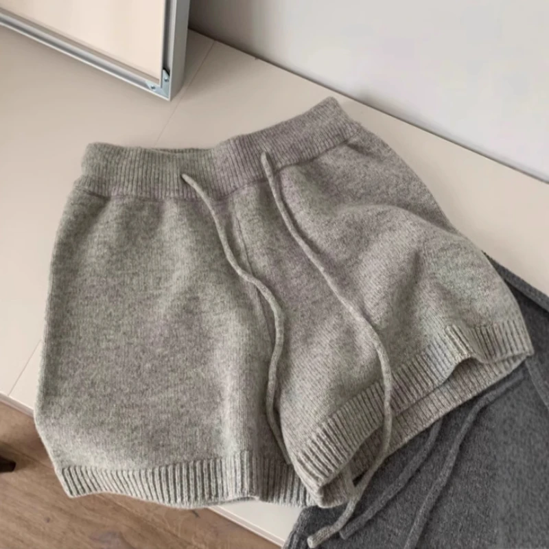 

High waisted loose wide leg knitted shorts for women, new elastic waisted A-line silhouette casual straight leg pants