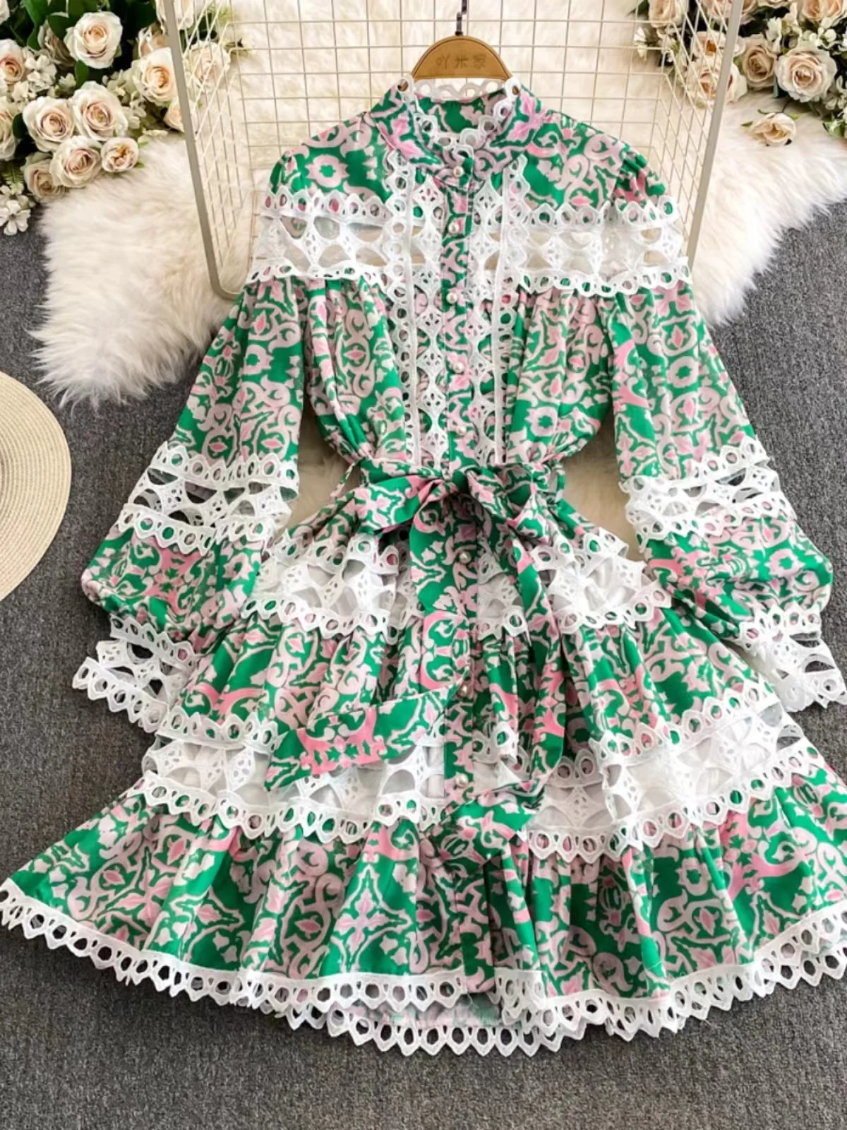 

Palace Vintage Print Temperament Dress Women Summer New Design Sense Hollow out Lantern Sleeve Ruffled Edge Fashion Short Skirt