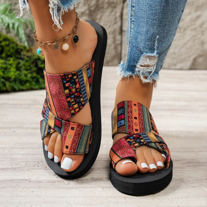 Sommer-Damen-Slipper, Plateau-Sandalen, modische Schuhe mit offenem Zehenbereich, zum Hineinschlüpfen, bunte Strandschuhe, ethnischer Stil, leichte Slipper – Detail 7
