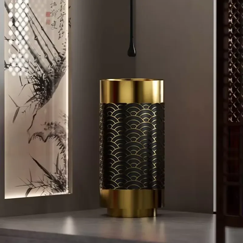 Elegant Gold - Plated Bathroom Vessel Sink with Black Wave - Patterned Design for Bathrooms