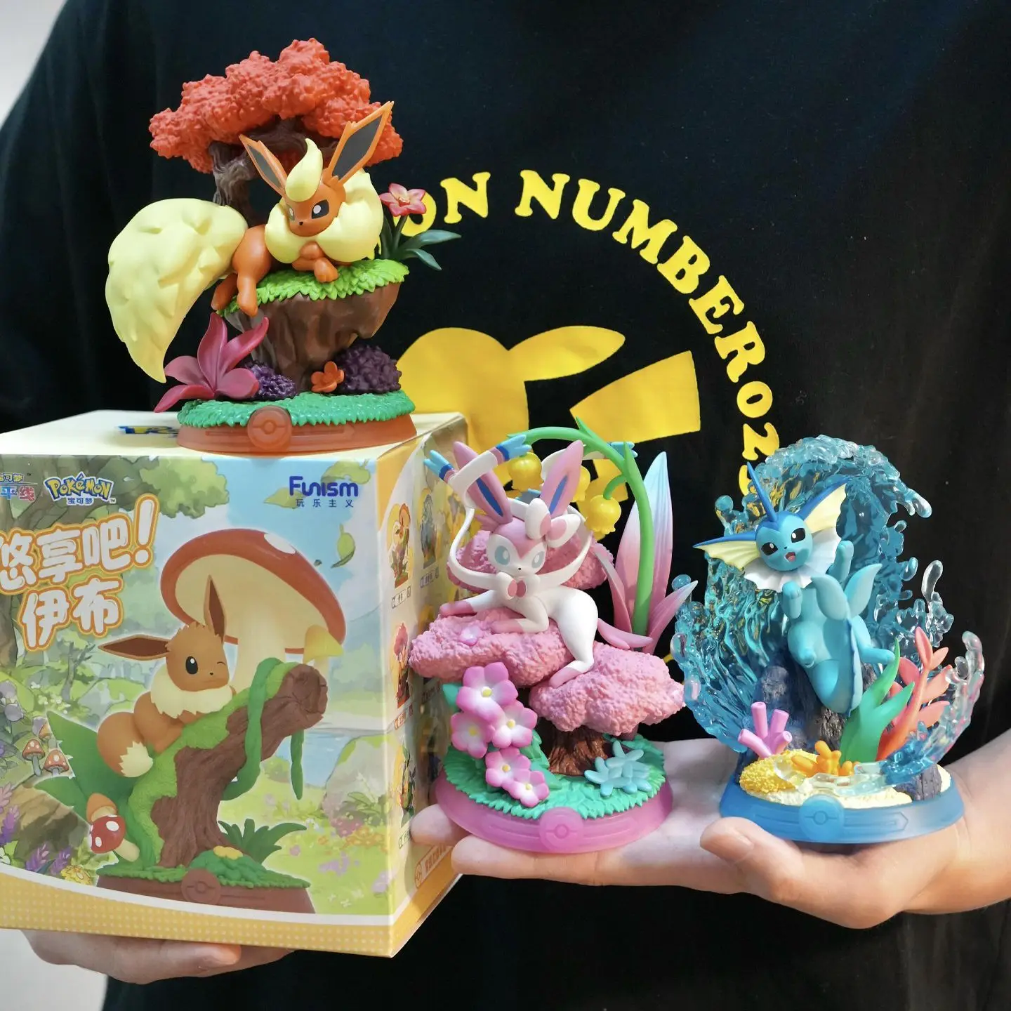 Original Funism Pokemon Eevee Blind Box Trendiges Spielzeug Peripherie-Desktop-Figur Halloween Weihnachten Geschenk für Jungen
