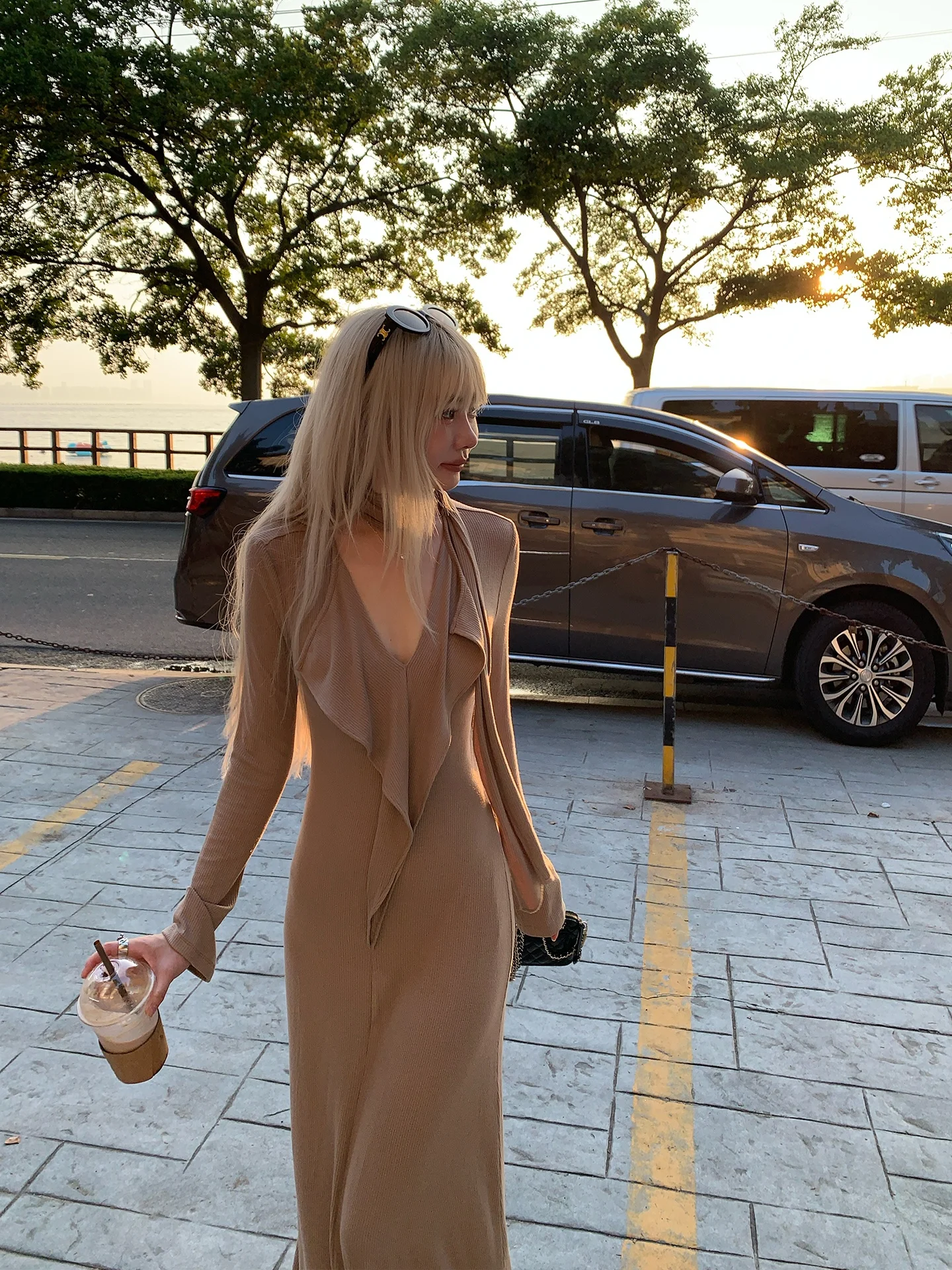 

Элегантное женское осеннее платье с длинным рукавом из красного шелка, с высокой талией, А-силуэта, с отложным воротником, дизайнерское, с эффектом драпировки