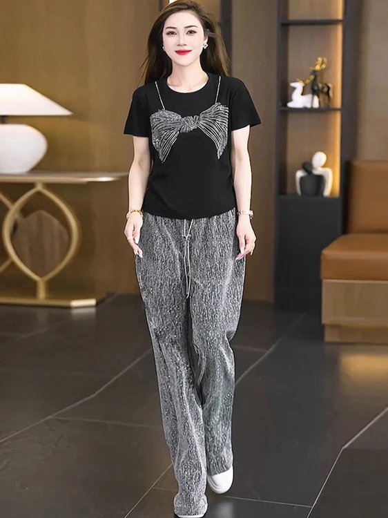 

Large Size Women's Fashionable Short Sleeve T-Shirt And Wide Leg Pants Two Piece Set Diamond Embellished Loose Fit Summer New...