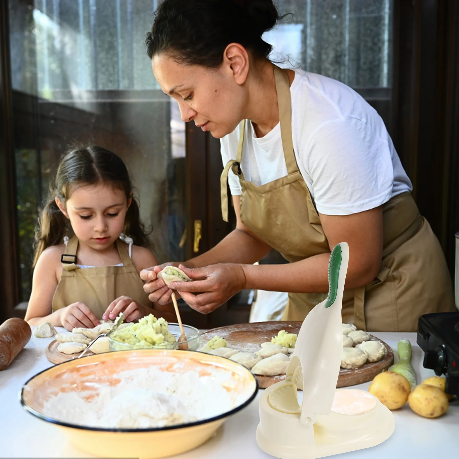 

Dumpling Mold Reusable Pp Material Multifunctional Kitchen Dumpling Presser For Wonton Ravioli Making Dough Press Tool