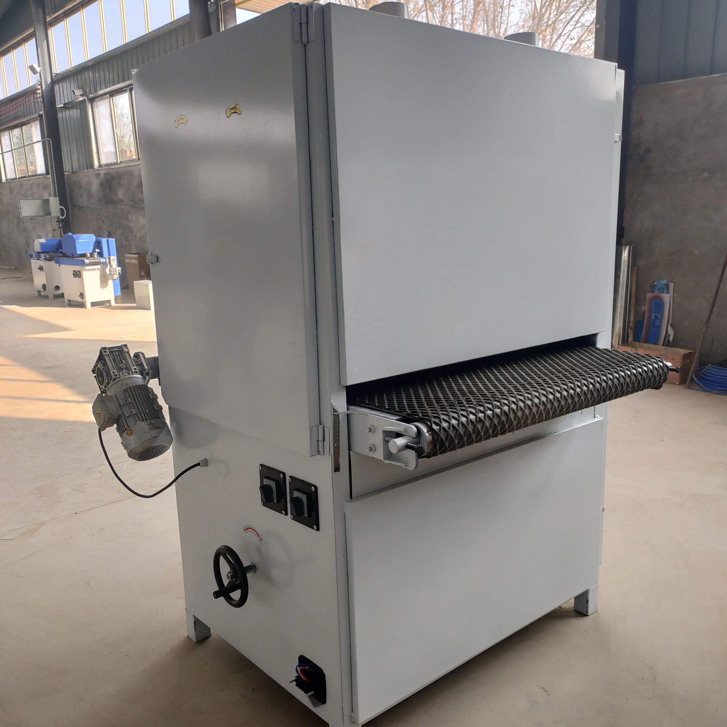 

Automatic Wood Grinder Surface/ Edge/angle/ Camber Polishing and Grinding Machine. Woodworking Board Polishing Machine