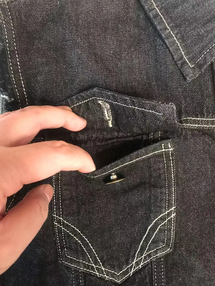 438349_3 438349_3